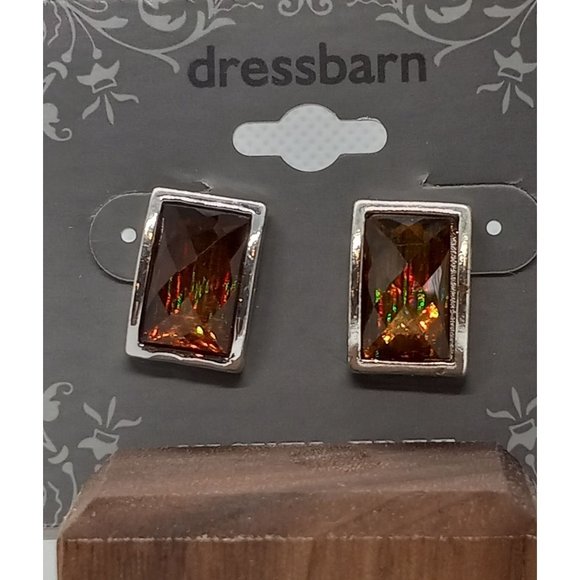 Dressbarn Garnet‎ Like Faceted Setting Silver Tone Stylish Post Earrings - Picture 1 of 4
